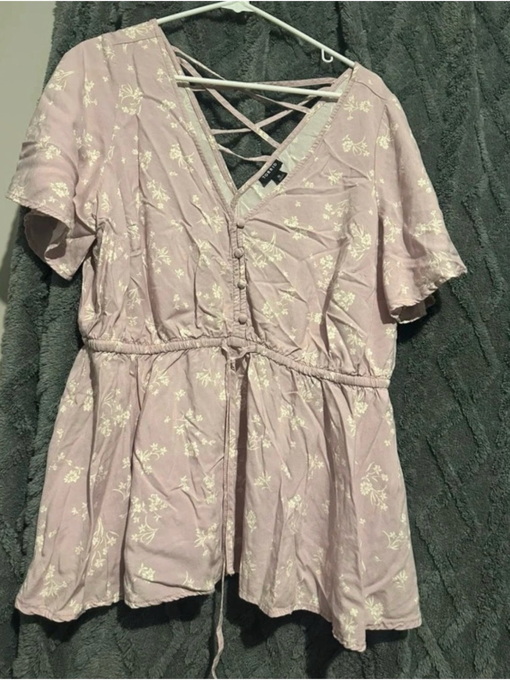torrid Dusty Mauve Floral Lace-Up Peplum Tunic